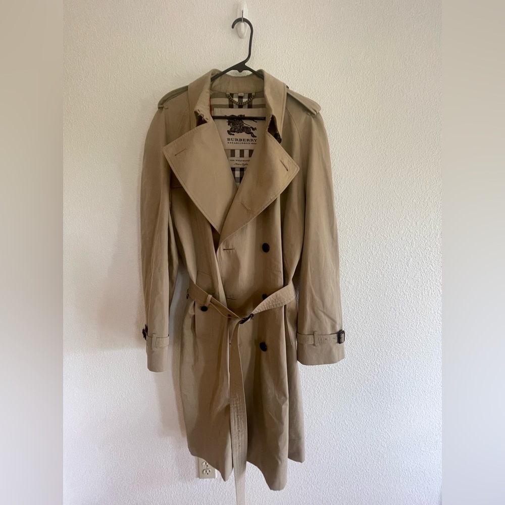 BURBERRY TRENCH COAT